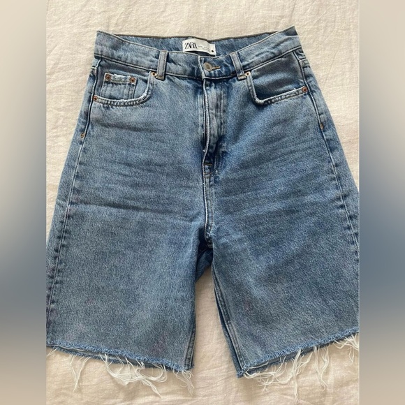 Zara 90’s Bermuda Shorts - Picture 1 of 5